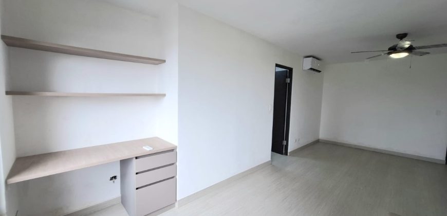 For Rent: Apartment in PH Coco del Mar