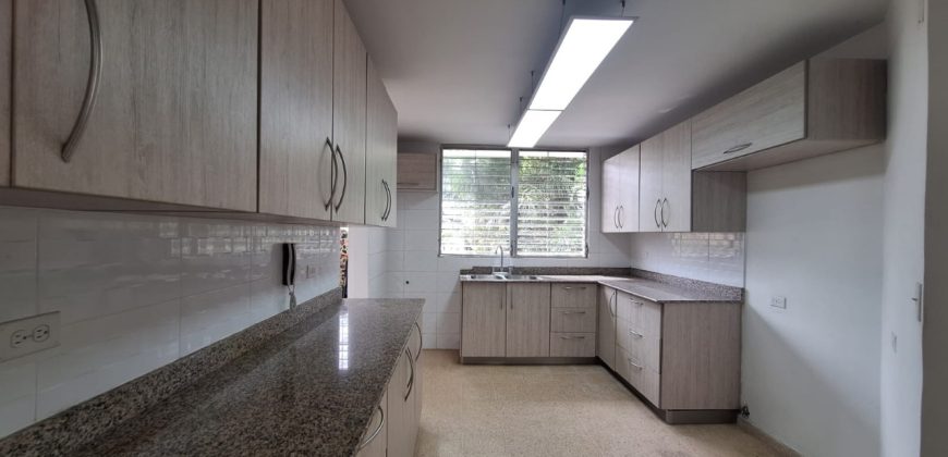 For Rent: Apartment in PH Royal Plaza, El Carmen