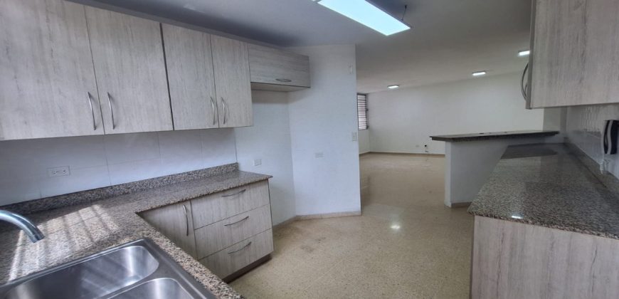 For Rent: Apartment in PH Royal Plaza, El Carmen