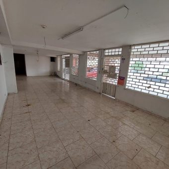 For Rent: Commercial Ground Floor Space in Parque Lefevre