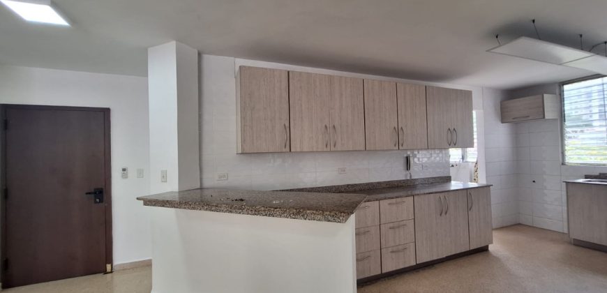 For Rent: Apartment in PH Royal Plaza, El Carmen