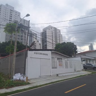 For Rent: Commercial House in Parque Lefevre – Ideal for Business