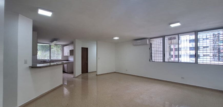 For Rent: Apartment in PH Royal Plaza, El Carmen