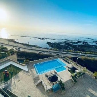 Fully Remodeled 3-Bedroom Apartment with White Appliances in Vía Israel