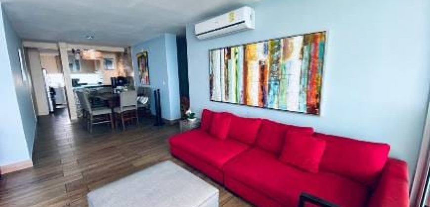 Fully Remodeled 3-Bedroom Apartment with White Appliances in Vía Israel