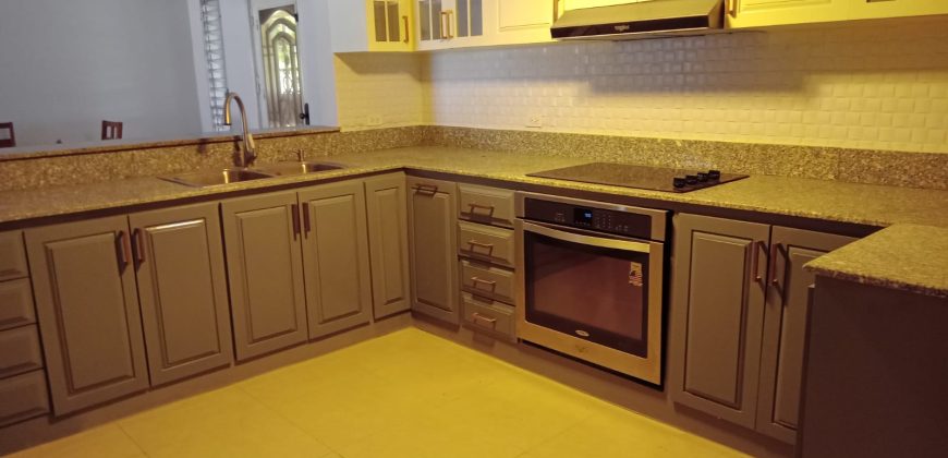 Spacious 5-Bedroom House for Sale in Llanos de Curundu, Albrook