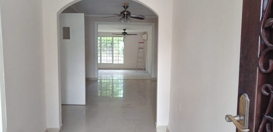 Spacious 5-Bedroom House for Sale in Llanos de Curundu, Albrook