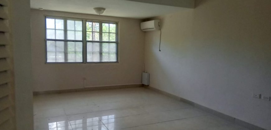 Spacious 5-Bedroom House for Sale in Llanos de Curundu, Albrook