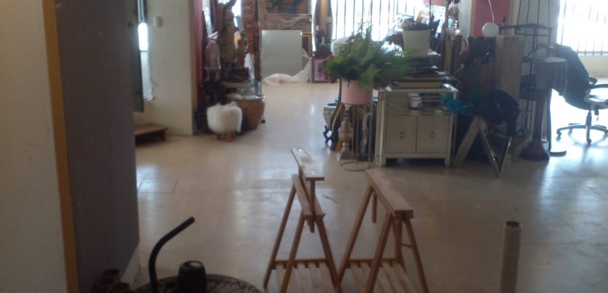 2-Story Building with Warehouse in Vista Hermosa