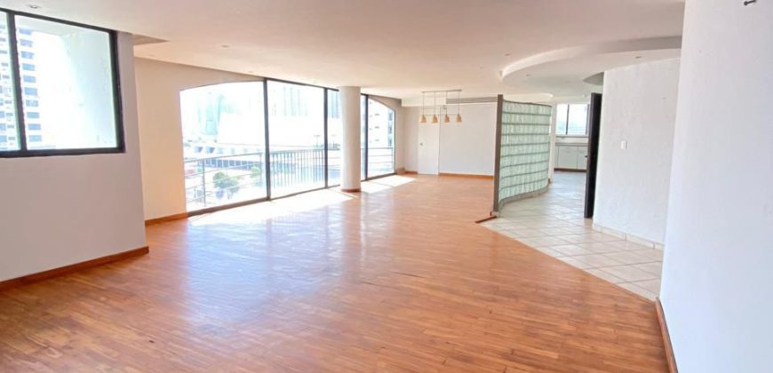 For Rent & For Sale Spacious 3-Bedroom Apartment in Coco del Mar – Prime Location!