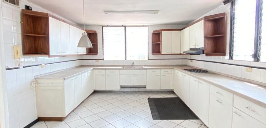 For Rent & For Sale Spacious 3-Bedroom Apartment in Coco del Mar – Prime Location!